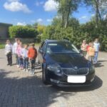 Die Klasse 4a hat heute praktisch den Umgang mit l und ml geübt und Sommergetränke selbst gemixt.